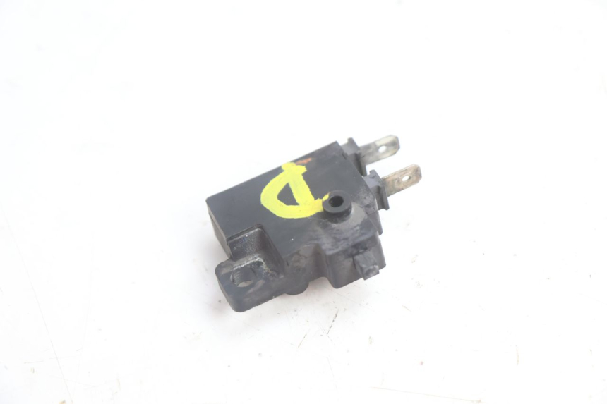 photo de CONTATO DE LUZ DE FREIO DIREITA YAMAHA FJR 1300 (2001 - 2005) - Outro ângulo de visão