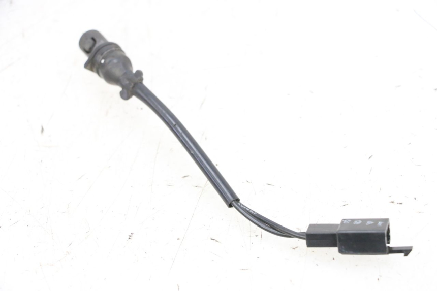 photo de INTERRUPTOR DE LUZ DE FREIO DIREITO MBK FLIPPER 115 (2013 - 2017) - Zoom do estado de desgaste