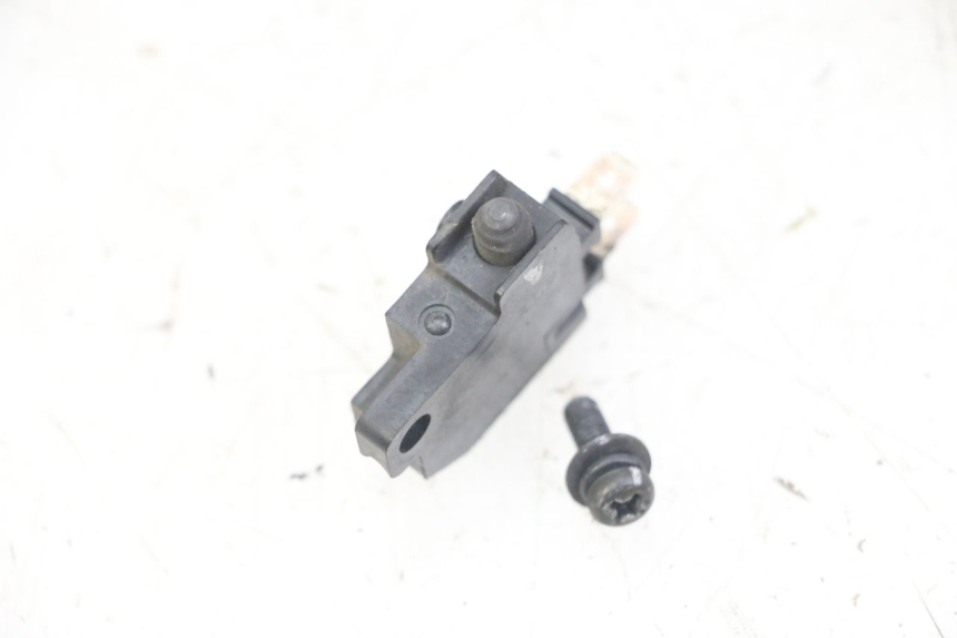 photo de INTERRUPTOR DE LUZ DE FREIO DIREITO HONDA FORZA ABS 300 (2013 - 2017) - Detalhe da peça