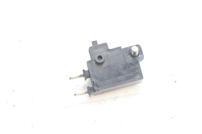 photo de INTERRUPTOR DE LUZ DE FREIO DIREITO YAMAHA FZ8 800 (2010 - 2016) - Zoom do estado de desgaste