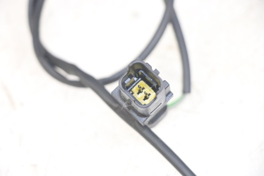 photo de INTERRUPTOR DE LUZ DE FREIO DIREITO PEUGEOT GEOPOLIS RS 125 (2007 - 2009) - Zoom do estado de desgaste
