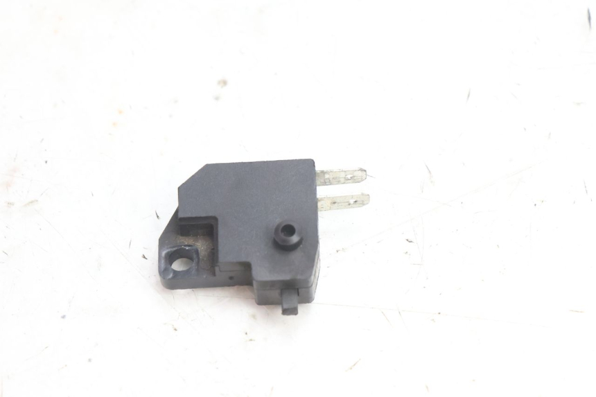 photo de CONTATOR DE LUZ DE FREIO DIREITA NECO GPX LC 2T 50 (2014 - 2018) - Outro ângulo de visão