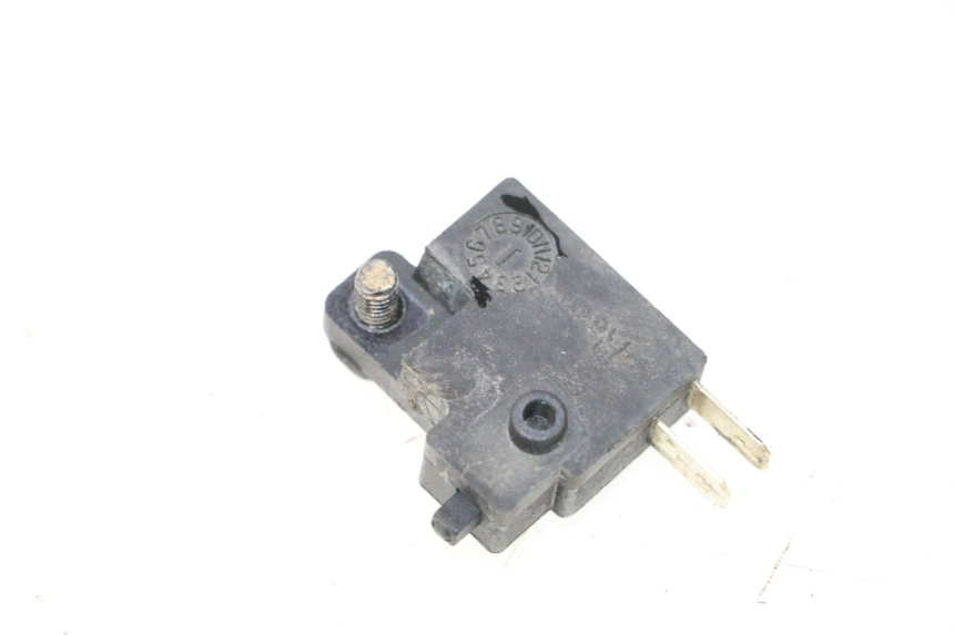 photo de INTERRUPTOR DE LUZ DE FREIO DIREITO KYMCO GRAND DINK 125 (2008 - 2014) - Detalhe da peça