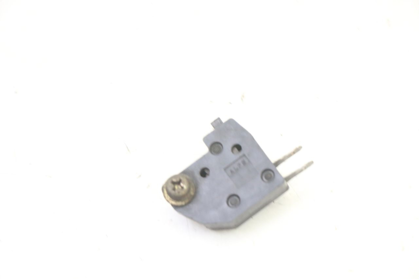 photo de INTERRUPTOR DE LUZ DE FREIO DIREITO SUZUKI GS GSE 500 (2001 - 2003) - Vista principal
