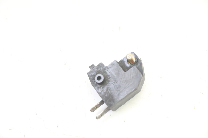 photo de INTERRUPTOR DE LUZ DE FREIO DIREITO SUZUKI GS GSE 500 (2001 - 2003) - Zoom do estado de desgaste