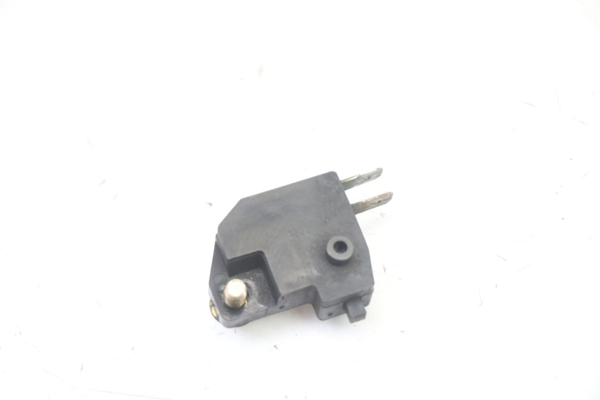 photo de INTERRUPTOR DE LUZ DE FREIO DIREITO SUZUKI GS GSE 500 (2001 - 2003) - Outro ângulo de visão