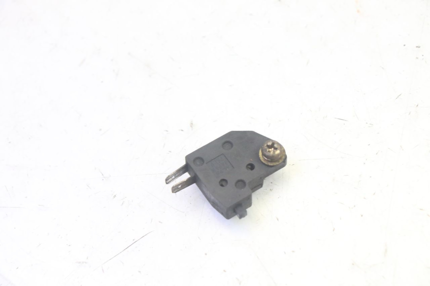 photo de INTERRUPTOR DE LUZ DE FREIO DIREITO SUZUKI GSF N BANDIT 600 (1996 - 1999) - Detalhe da peça