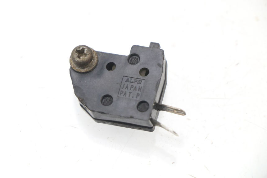 photo de INTERRUPTOR DE LUZ DE FREIO DIREITO SUZUKI GSXF GSX F 600 (1988 - 1997) - Vista principal