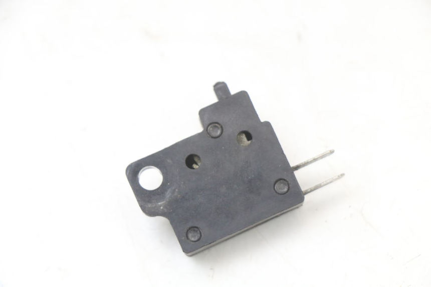 photo de INTERRUPTOR DE LUZ DE FREIO DIREITO HYOSUNG GTR 125 (2006 - 2008) - Vista principal