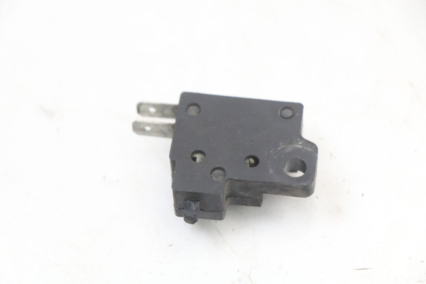 photo de INTERRUPTOR DE LUZ DE FREIO DIREITO HYOSUNG GTR 125 (2006 - 2008) - Detalhe da peça