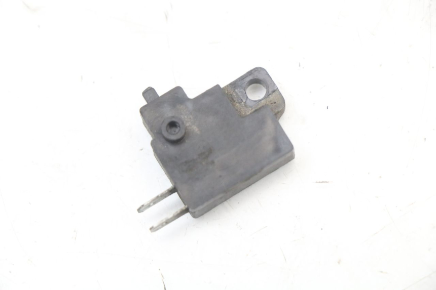 photo de INTERRUPTOR DE LUZ DE FREIO DIREITO HYOSUNG GTR 125 (2006 - 2008) - Zoom do estado de desgaste