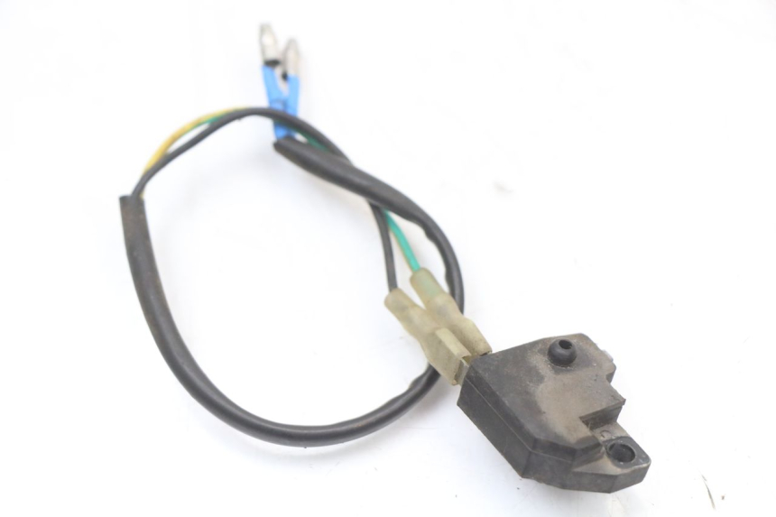 photo de INTERRUPTOR DE LUZ DE FREIO DIREITO EUROCKA GTR 50 (2007 - 2017) - Detalhe da peça