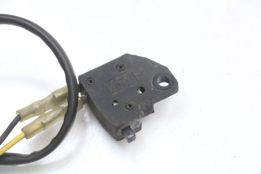 photo de INTERRUPTOR DE LUZ DE FREIO DIREITO EUROCKA GTR 50 (2007 - 2017) - Zoom do estado de desgaste