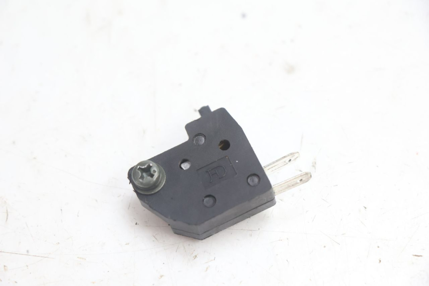 photo de INTERRUPTOR DE LUZ DE FREIO DIREITO EUROCKA GTR 50 (2007 - 2017) - Vista principal