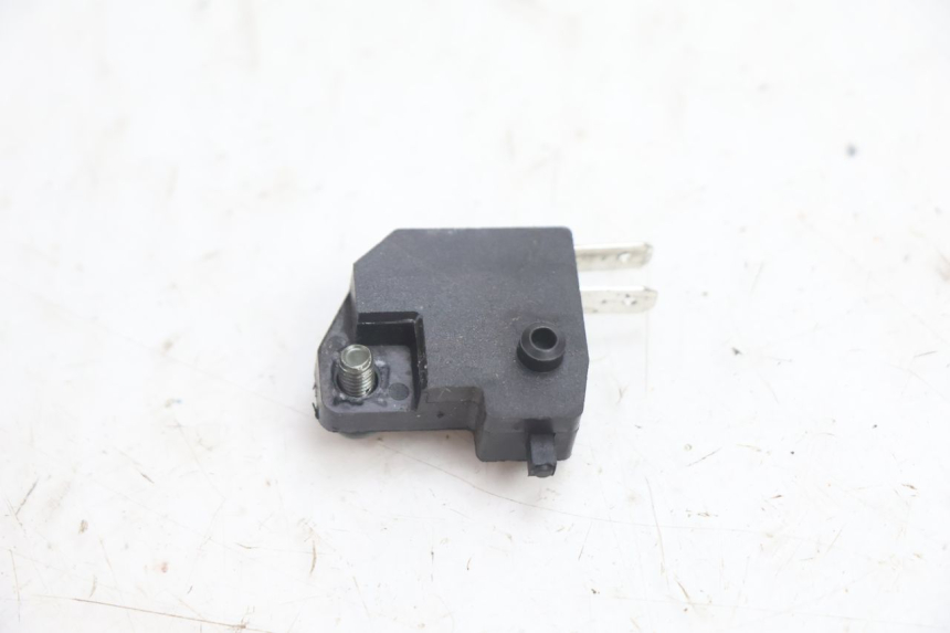 photo de INTERRUPTOR DE LUZ DE FREIO DIREITO EUROCKA GTR 50 (2007 - 2017) - Outro ângulo de visão