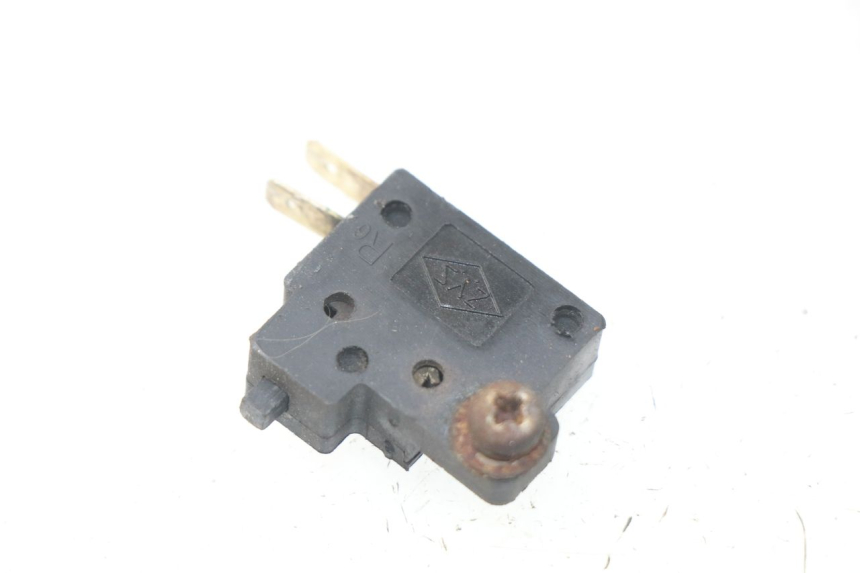 photo de INTERRUPTOR DE LUZ DE FREIO DIREITO SYM GTS EFI ABS 125 (2012 - 2016) - Vista principal