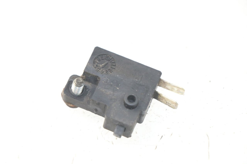 photo de INTERRUPTOR DE LUZ DE FREIO DIREITO SYM GTS EFI ABS 125 (2012 - 2016) - Zoom do estado de desgaste