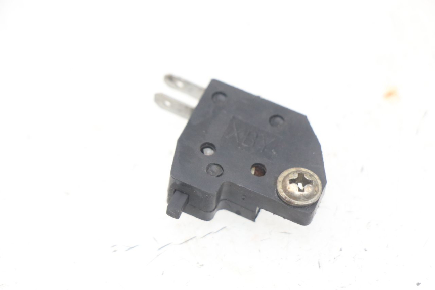 photo de INTERRUPTOR DE LUZ DE FREIO DIREITO JONWAY GTX 2T 50 (2014 - 2020) - Vista principal