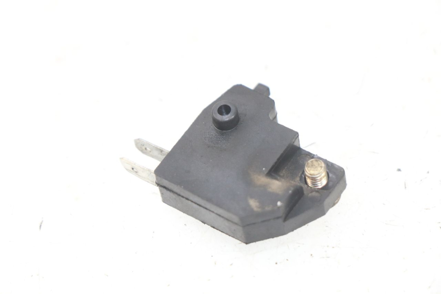 photo de INTERRUPTOR DE LUZ DE FREIO DIREITO JONWAY GTX 2T 50 (2014 - 2020) - Detalhe da peça