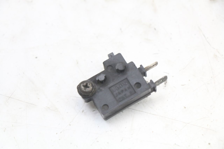 photo de INTERRUPTOR DE LUZ DE FREIO DIREITO HONDA CBR F 1000 (1993 - 1996) - Vista principal