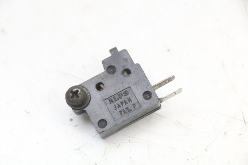 photo de INTERRUPTOR DE LUZ DE FREIO DIREITO HONDA NES AROBASE 125 (2000 - 2003) - Vista principal