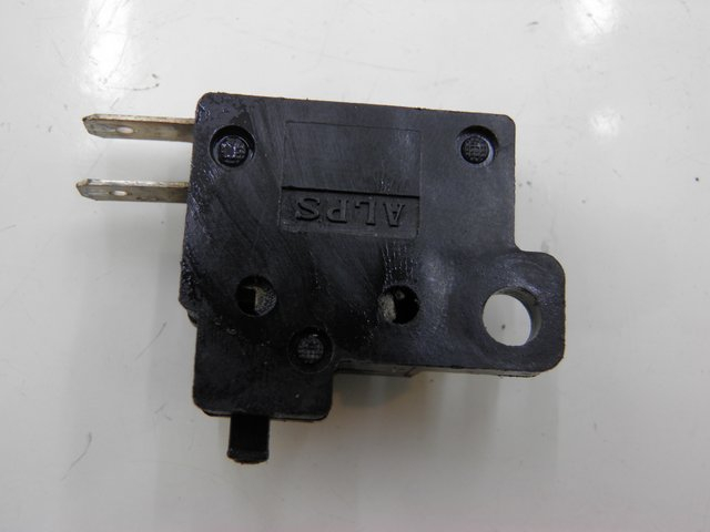 photo de INTERRUPTOR DE LUZ DE FREIO DIREITO HONDA NHX LEAD 110 (2008 - 2010) - Vista principal