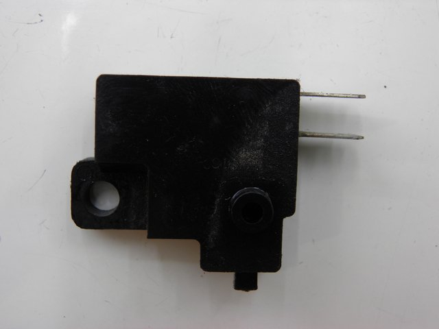 photo de INTERRUPTOR DE LUZ DE FREIO DIREITO HONDA NHX LEAD 110 (2008 - 2010) - Detalhe da peça