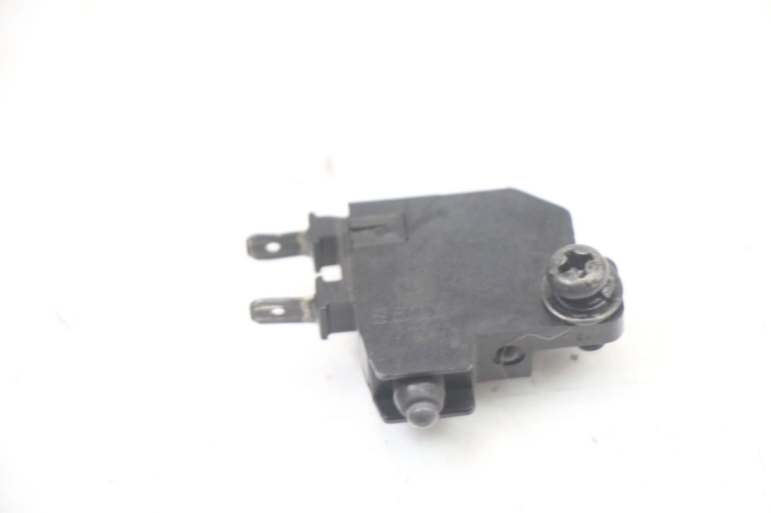photo de INTERRUPTOR DE LUZ DE FREIO DIREITO HONDA PCX (JF57/JF64) 125 (2014 - 2018) - Detalhe da peça