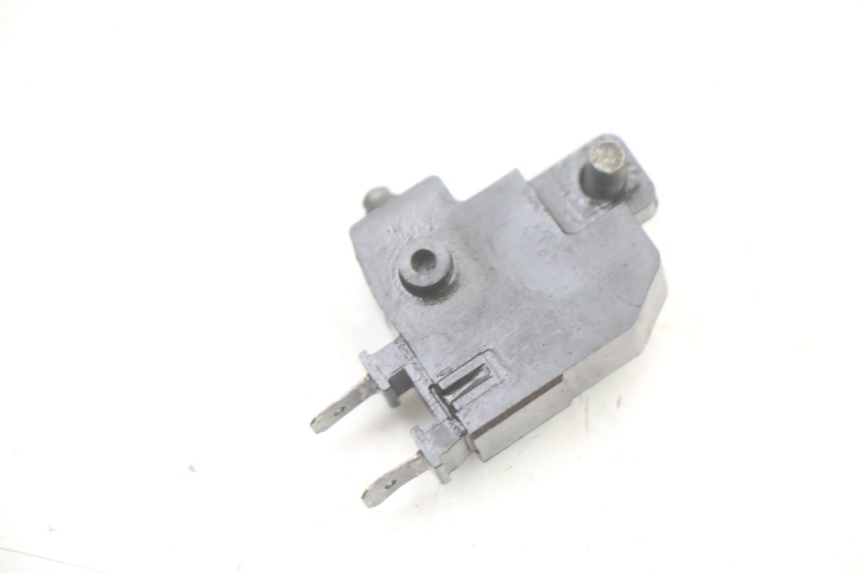 photo de INTERRUPTOR DE LUZ DE FREIO DIREITO HONDA PCX (JF57/JF64) 125 (2014 - 2018) - Zoom do estado de desgaste
