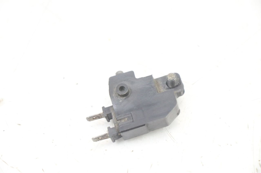 photo de INTERRUPTOR DE LUZ DE FREIO DIREITO HONDA SH i 300 (2015 - 2020) - Zoom do estado de desgaste