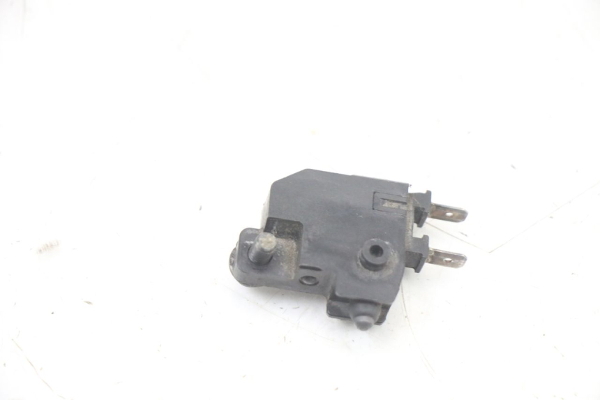 photo de INTERRUPTOR DE LUZ DE FREIO DIREITO HONDA SH i 300 (2015 - 2020) - Outro ângulo de visão