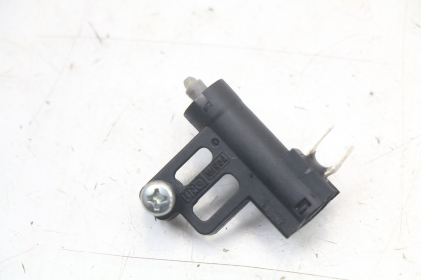 photo de INTERRUPTOR DE LUZ DE FREIO DIREITO HUSQVARNA SVARTPILEN 401 (2018 - 2023) - Vista principal