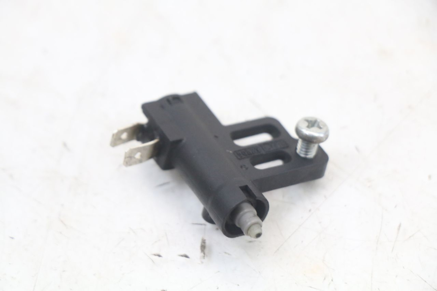 photo de INTERRUPTOR DE LUZ DE FREIO DIREITO HUSQVARNA SVARTPILEN 401 (2018 - 2023) - Detalhe da peça