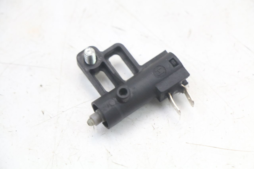 photo de INTERRUPTOR DE LUZ DE FREIO DIREITO HUSQVARNA SVARTPILEN 401 (2018 - 2023) - Outro ângulo de visão