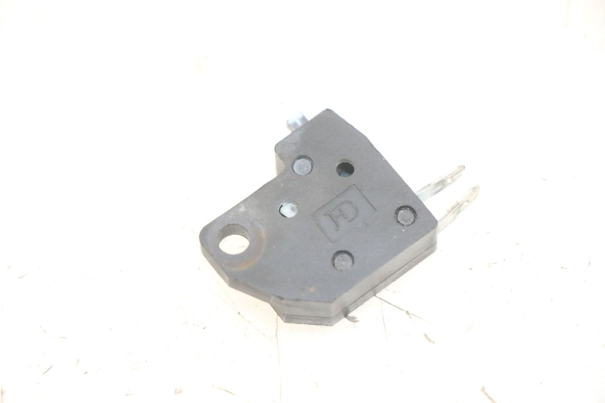photo de INTERRUPTOR DE LUZ DE FREIO DIREITO SYM JET 14 4T 50 (2018 - 2022) - Detalhe da peça