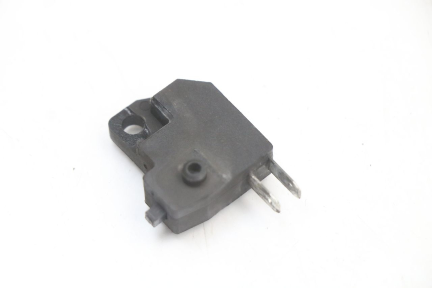 photo de INTERRUPTOR DE LUZ DE FREIO DIREITO SYM JET 14 4T 50 (2018 - 2022) - Zoom do estado de desgaste