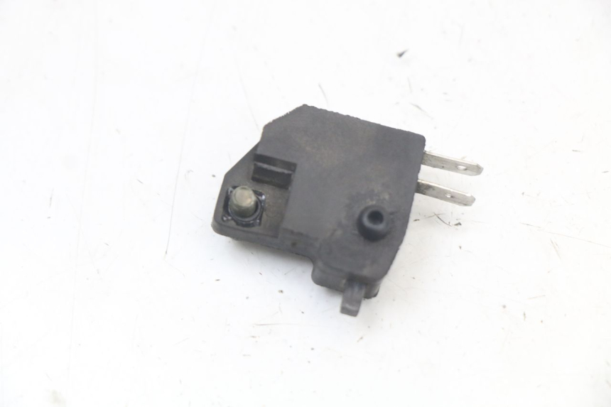 photo de INTERRUPTOR DE LUZ DE FREIO DIREITO JM MOTORS VX 125 (2022 - 2025) - Outro ângulo de visão