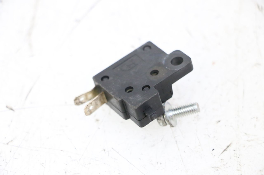 photo de INTERRUPTOR DE LUZ DE FREIO DIREITO SYM JOYMAX 125 (2010 - 2017) - Vista principal