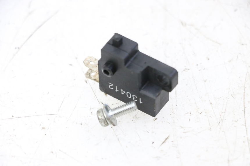 photo de INTERRUPTOR DE LUZ DE FREIO DIREITO SYM JOYMAX 125 (2010 - 2017) - Zoom do estado de desgaste