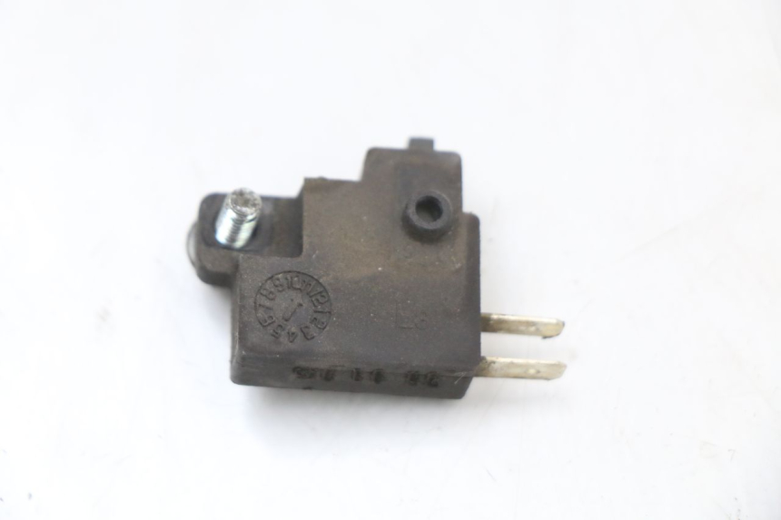 photo de INTERRUPTOR DE LUZ DE FREIO DIREITO SYM JOYRIDE EVO 125 (2009 - 2016) - Zoom do estado de desgaste
