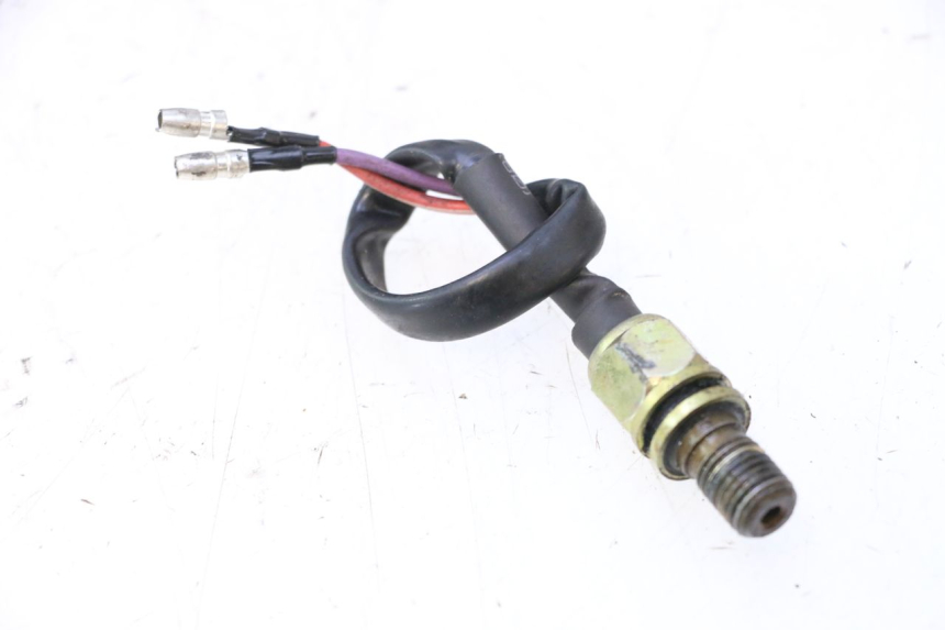 photo de INTERRUPTOR DE LUZ DE FREIO DIREITO RIDE JUMP 2T 50 (2012 - 2017) - Zoom do estado de desgaste