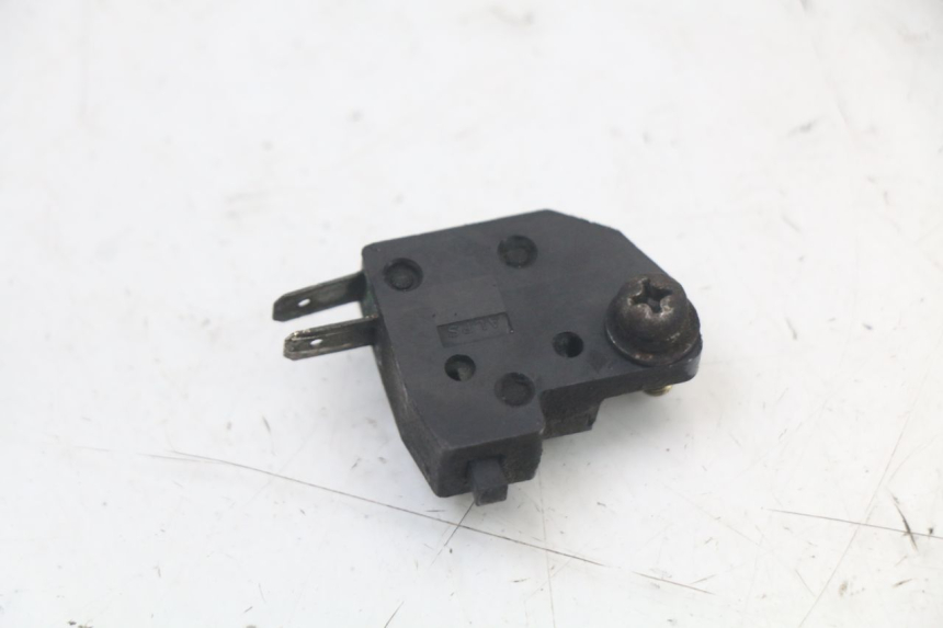 photo de INTERRUPTOR DE LUZ DE FREIO DIREITO KAWASAKI GTR 1000 (1994 - 2004) - Detalhe da peça