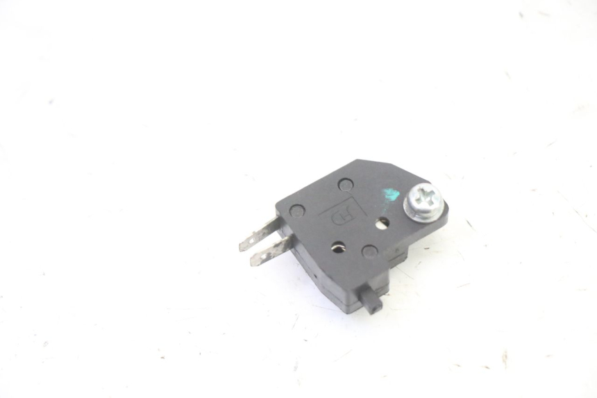 photo de INTERRUPTOR DE LUZ DE FREIO DIREITO KIDEN KD125-G 125 (2018 - 2022) - Detalhe da peça