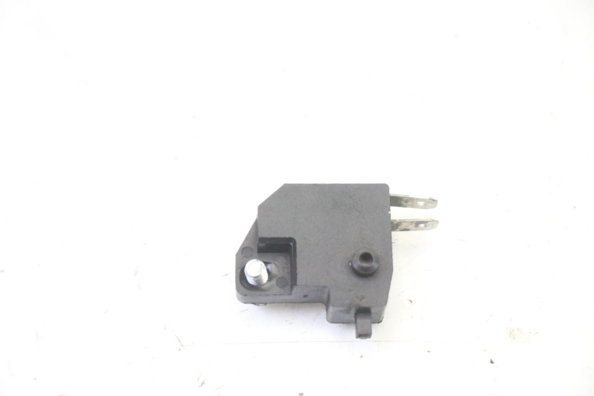 photo de INTERRUPTOR DE LUZ DE FREIO DIREITO KIDEN KD125-G 125 (2018 - 2022) - Outro ângulo de visão