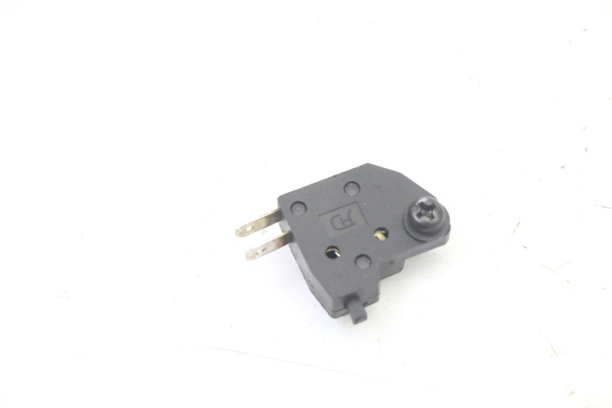 photo de INTERRUPTOR DE LUZ DE FREIO DIREITO PEUGEOT KISBEE 2T 50 (2018 - 2022) - Detalhe da peça
