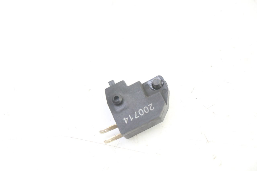 photo de INTERRUPTOR DE LUZ DE FREIO DIREITO PEUGEOT KISBEE 2T 50 (2018 - 2022) - Outro ângulo de visão
