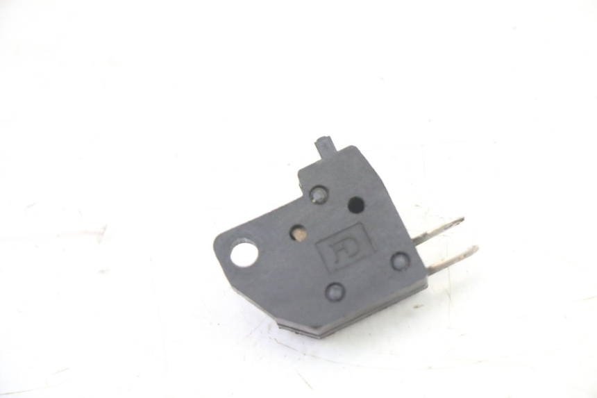 photo de INTERRUPTOR DE LUZ DE FREIO DIREITO PEUGEOT KISBEE 2T 50 (2010 - 2017) - Vista principal