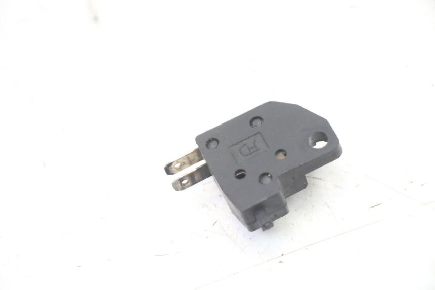 photo de INTERRUPTOR DE LUZ DE FREIO DIREITO PEUGEOT KISBEE 2T 50 (2010 - 2017) - Detalhe da peça
