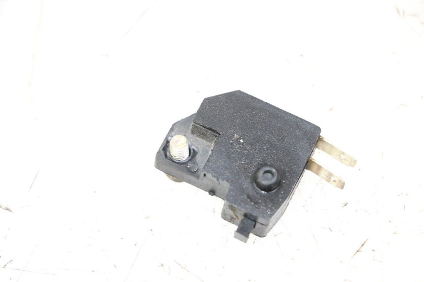 photo de INTERRUPTOR DE LUZ DE FREIO DIREITO PEUGEOT KISBEE 2T 50 (2010 - 2017) - Vista principal