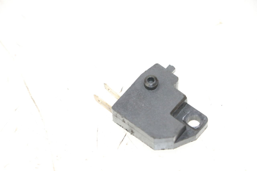 photo de INTERRUPTOR DE LUZ DE FREIO DIREITO PEUGEOT KISBEE 2T 50 (2010 - 2017) - Detalhe da peça